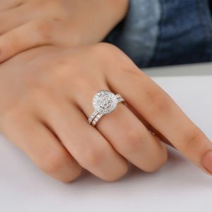 Middle Finger Ring Meaning